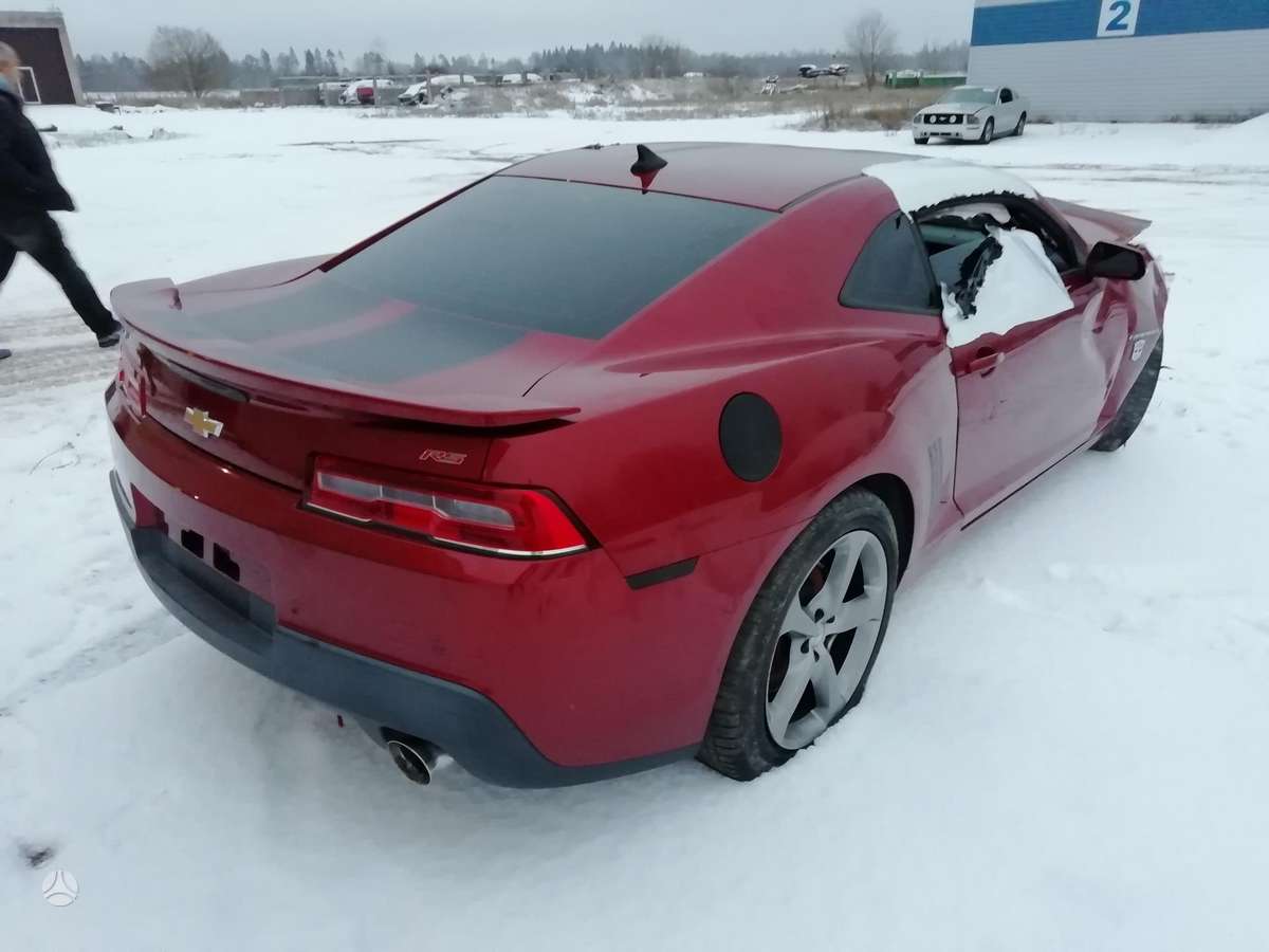 Chevrolet Camaro dalimis
