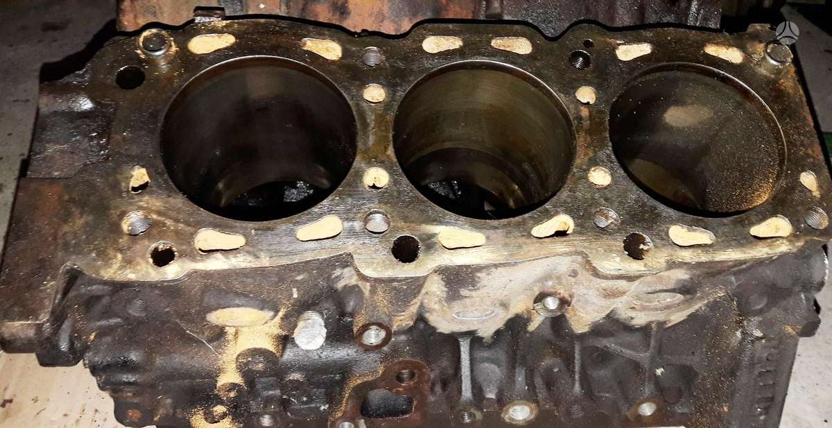Mitsubishi Pajero, 6G72, engine parts