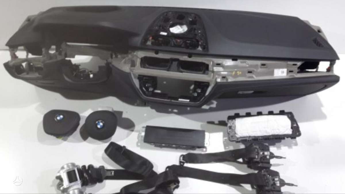 BMW 5 serija salono detalės