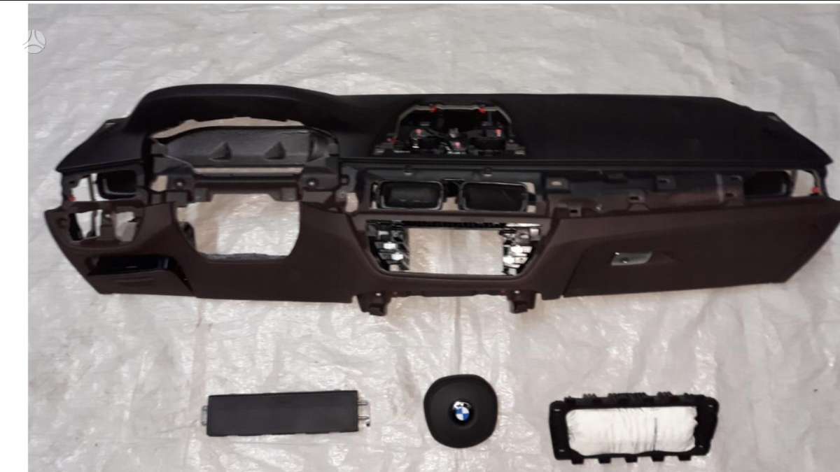 BMW 5 serija salono detalės