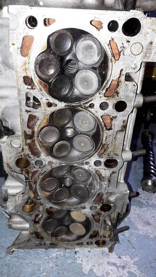 Volkswagen Golf cylinder head