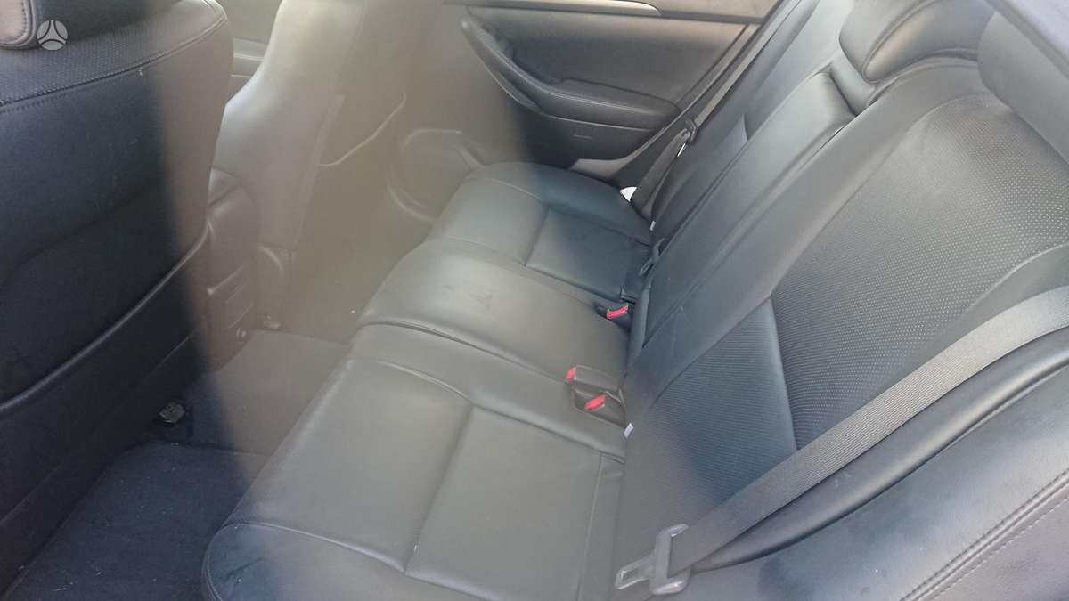 Toyota Avensis по частям