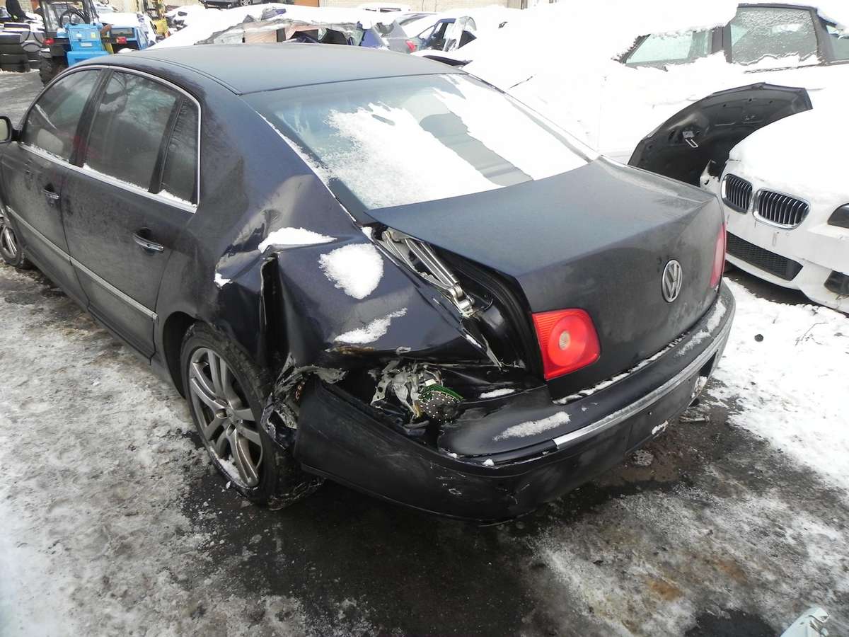Volkswagen Phaeton for parts