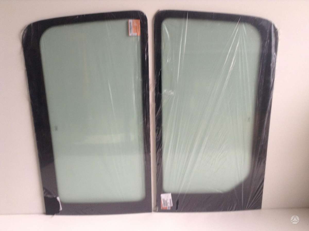 Mercedes-Benz Sprinter windows