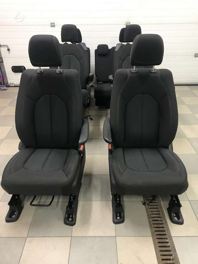 Chrysler Pacifica детали салона