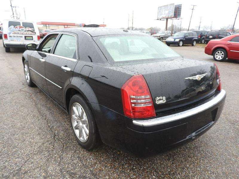 Chrysler 300C kėbulo dalys