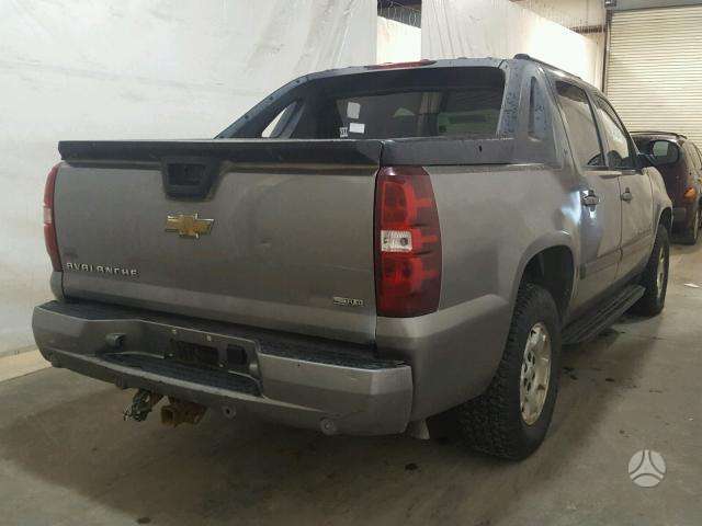 Chevrolet Avalanche dalimis