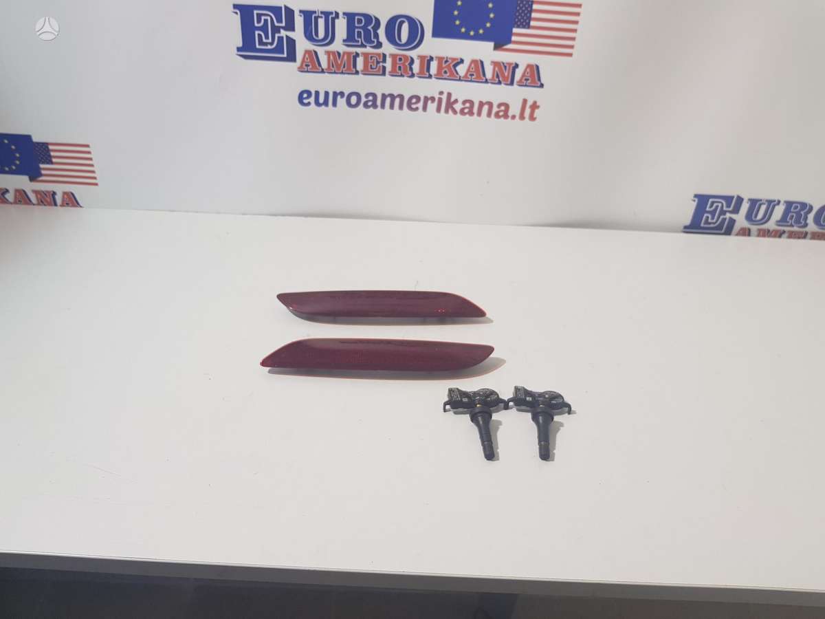 Chrysler Pacifica kėbulo dalys