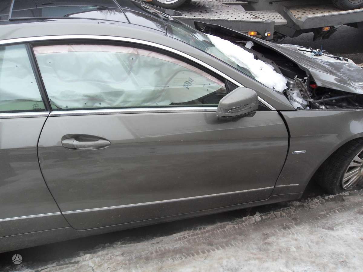 Mercedes-Benz E klasė по частям