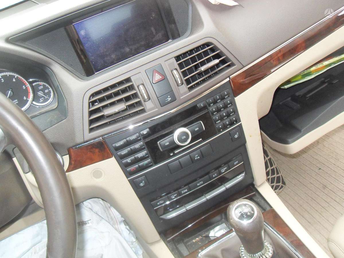 Mercedes-Benz E klasė dalimis