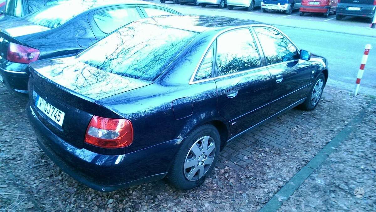 Audi A4 по частям