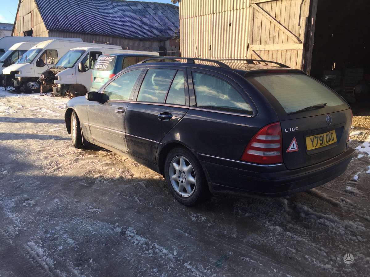 Mercedes-Benz C180