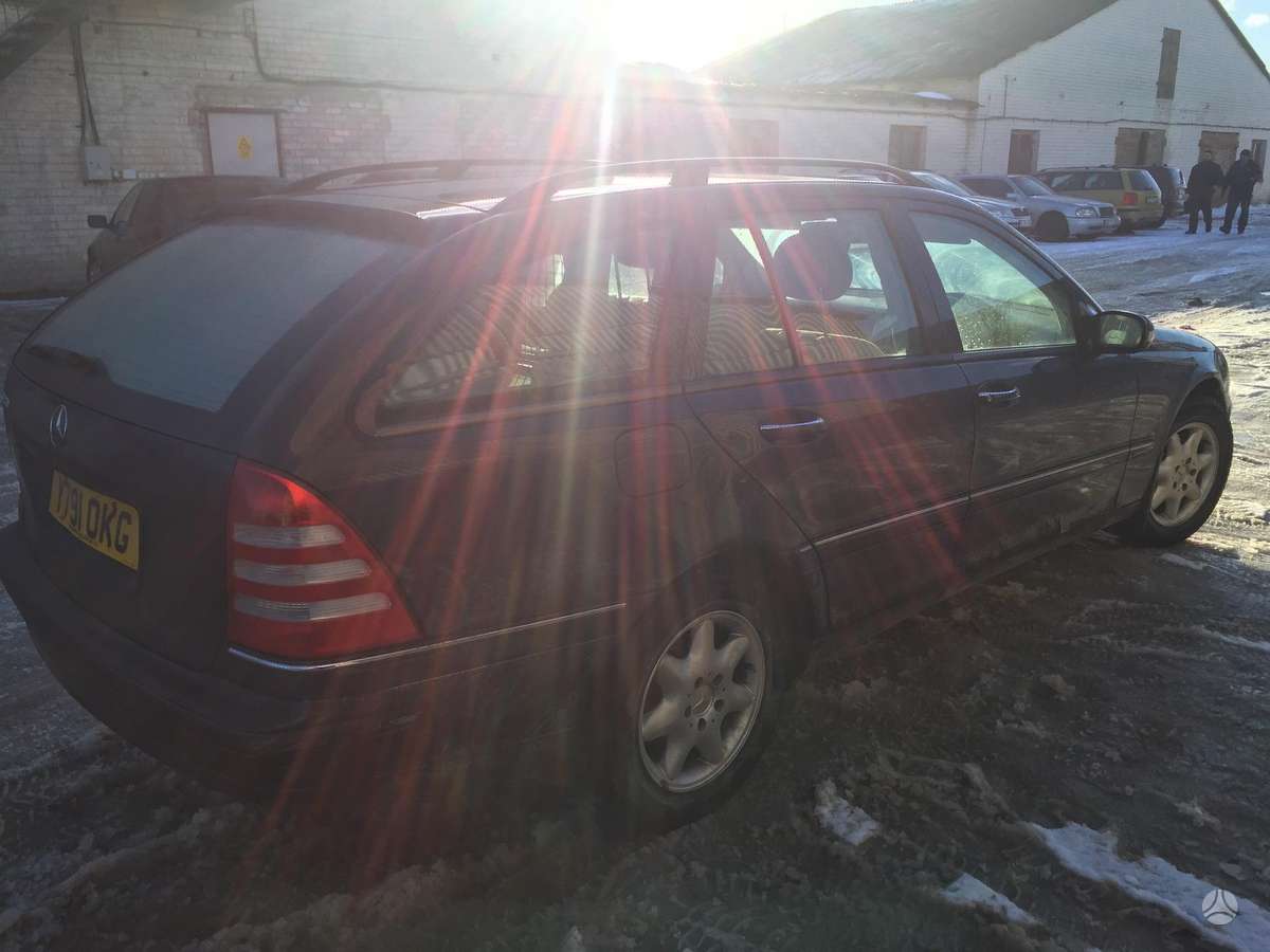 Mercedes-Benz C180