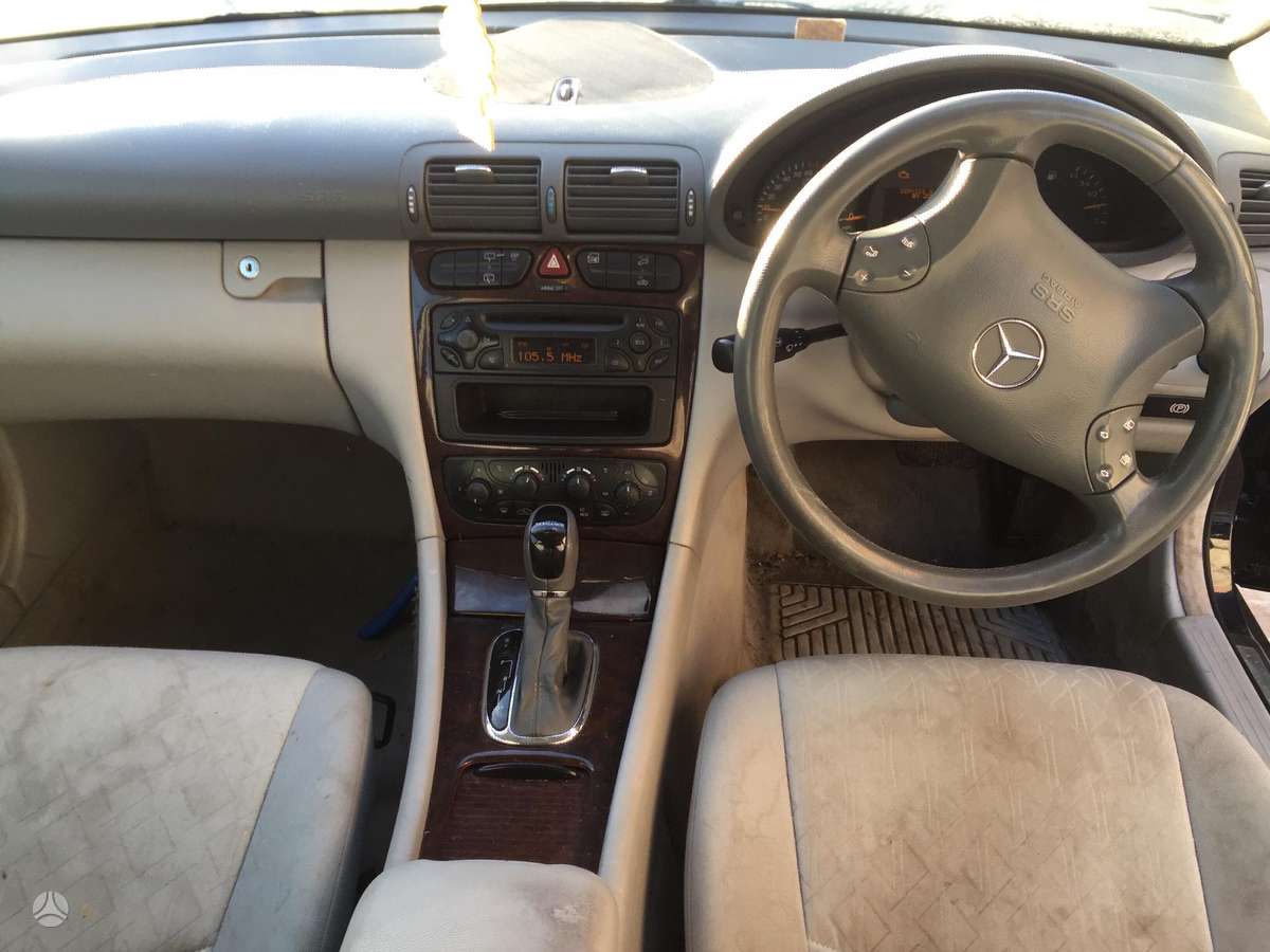 Mercedes-Benz C180