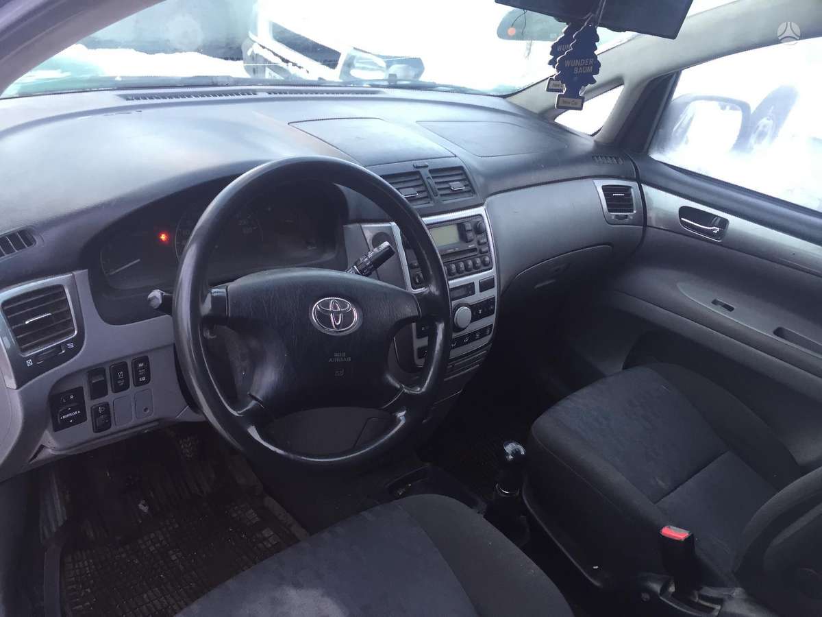 Toyota Avensis Verso, kablys