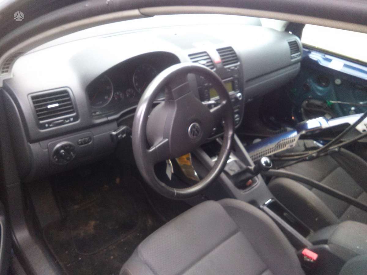 Volkswagen Golf rezerves daļās