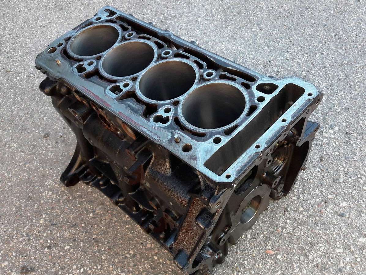 Volkswagen Golf, CJS, variklio detalės