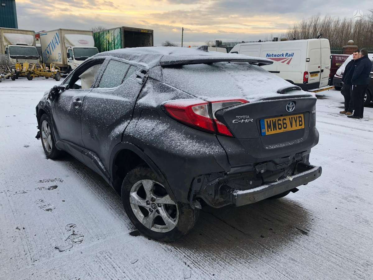 Toyota C-HR Dalimis is anglijos