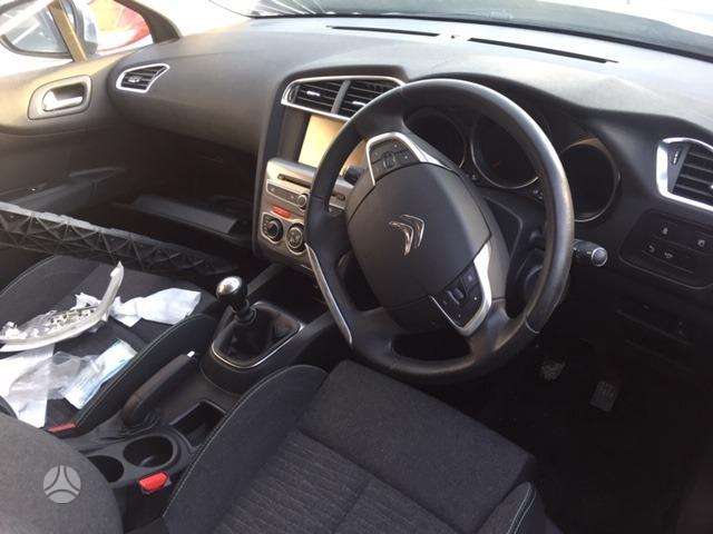 Citroen C4 Dalimis is anglijos
