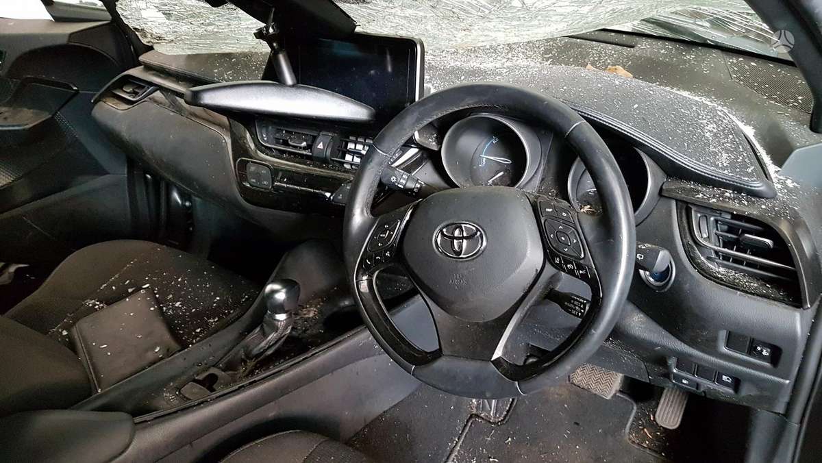 Toyota C-HR Dalimis is anglijos