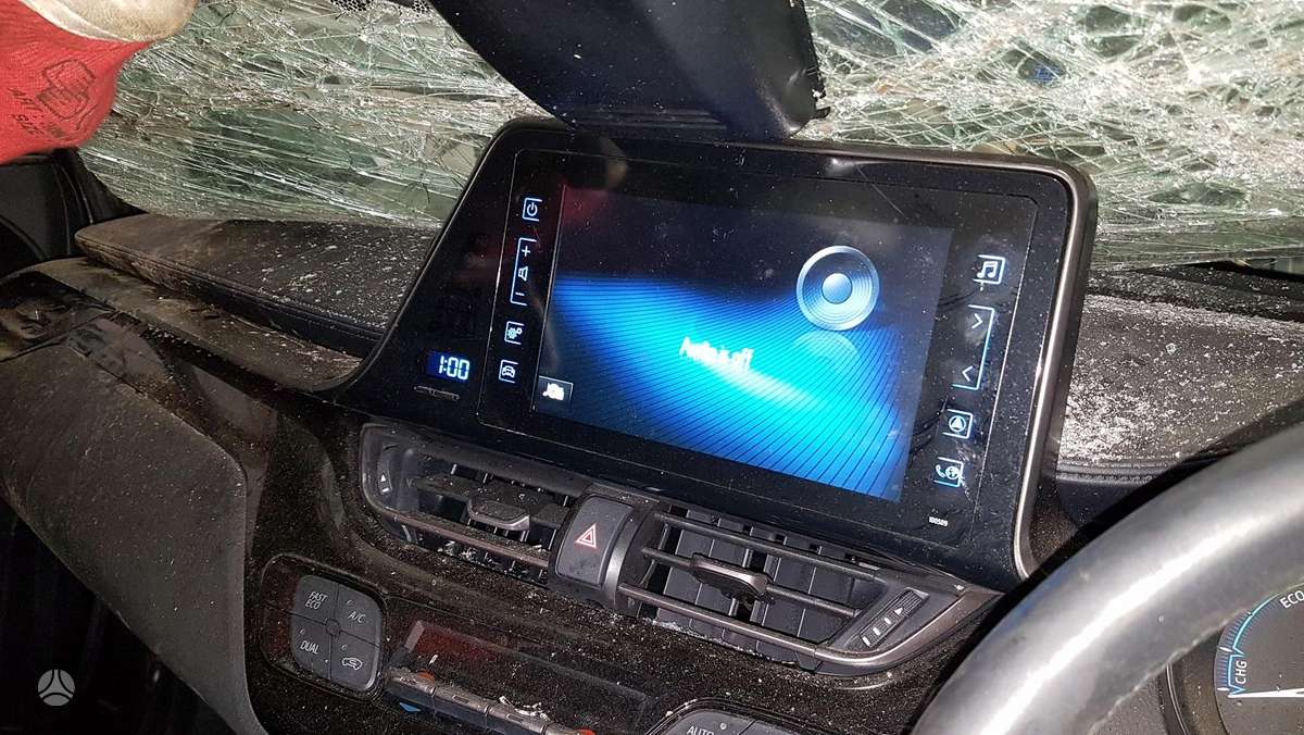 Toyota C-HR Dalimis is anglijos