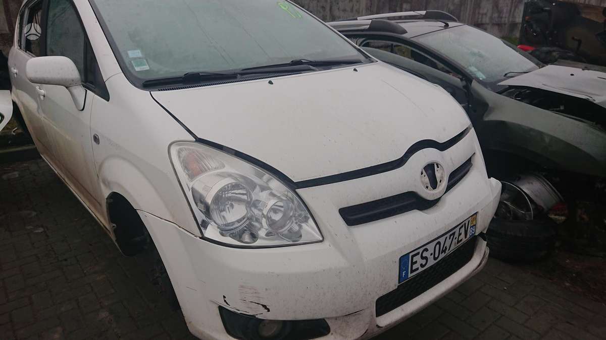 Toyota Corolla Verso rezerves daļās