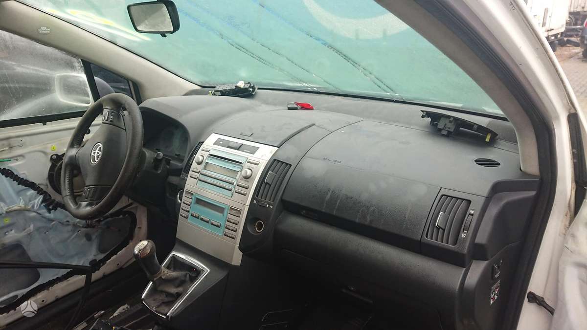 Toyota Corolla Verso for parts