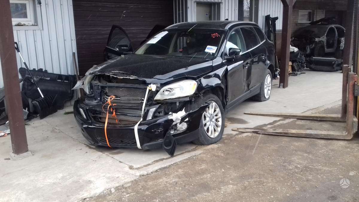 Volvo XC60 dalimis