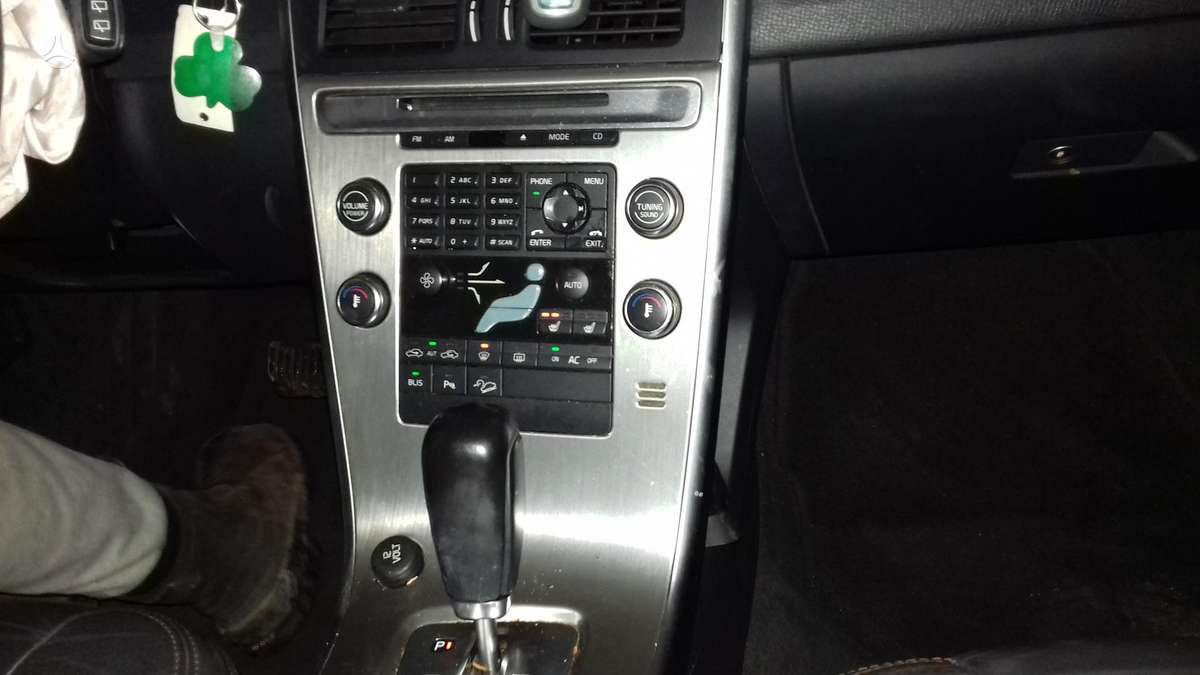 Volvo XC60 dalimis