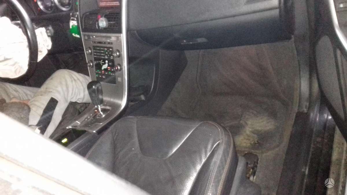 Volvo XC60 по частям