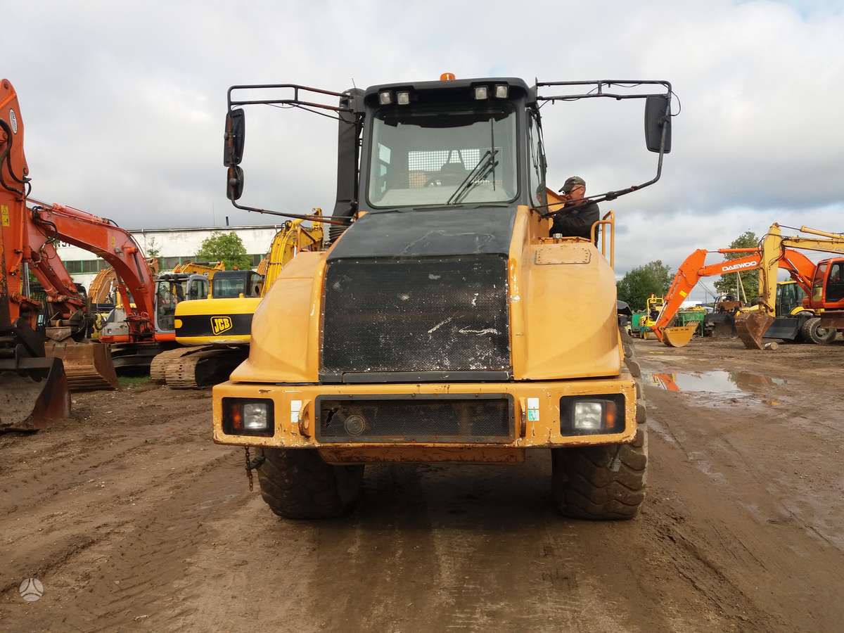 Case 330, savivarčiai (dumper'iai)