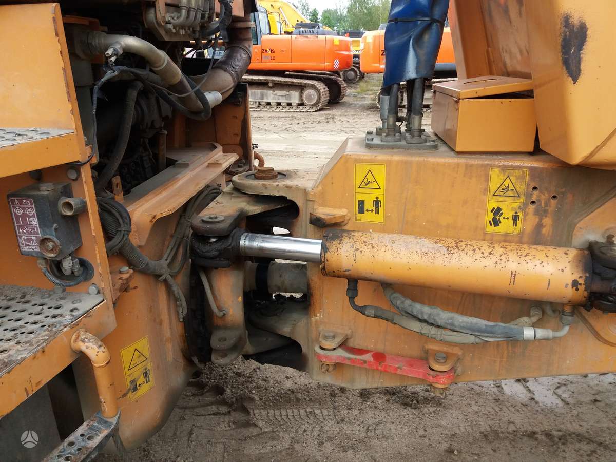 Case 330, savivarčiai (dumper'iai)