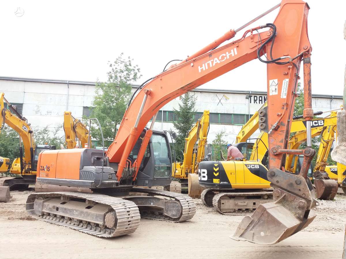 Hitachi ZX210LC-3, экскаваторы