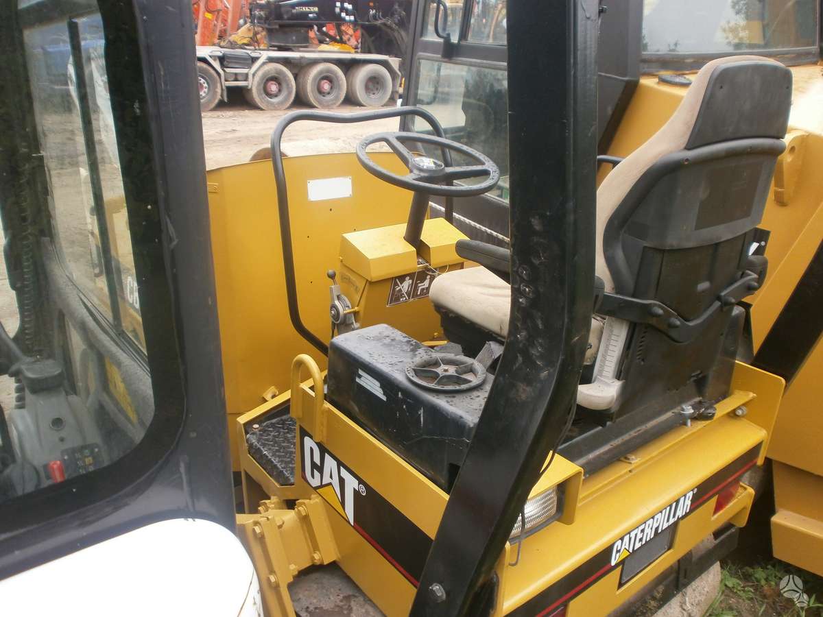 Caterpillar CB224C, вибромашины