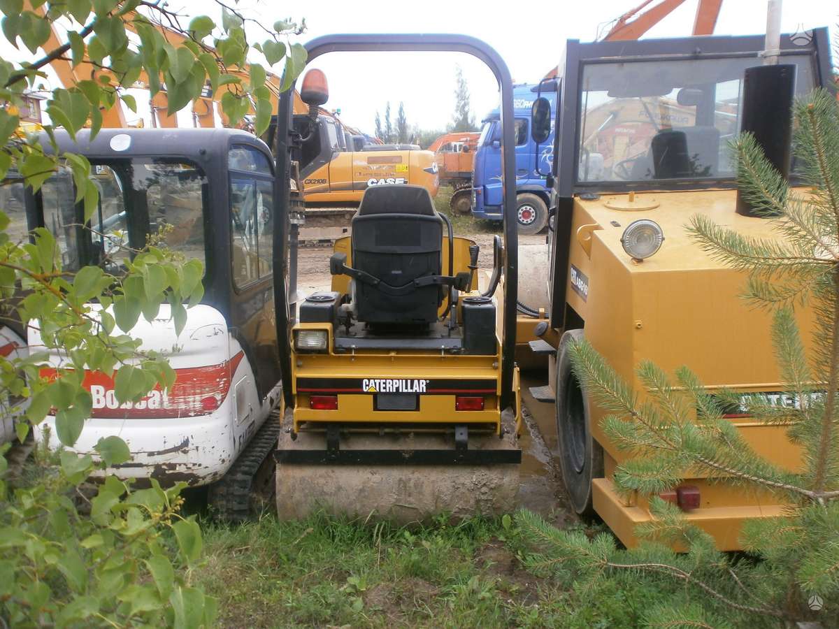Caterpillar CB224C, vibrator / compactor