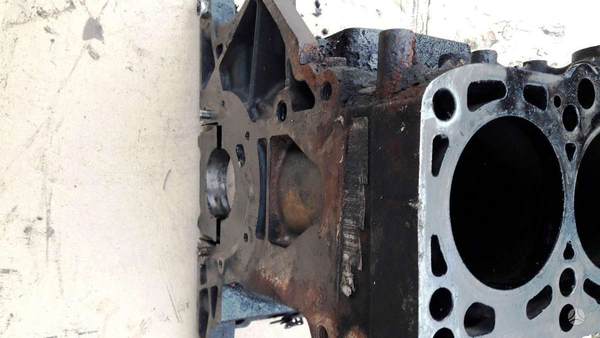 Volkswagen Transporter, AXB AXC, variklio detalės