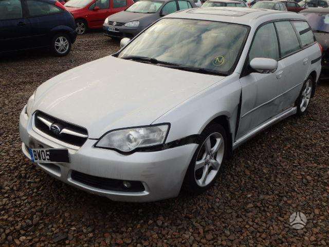 Subaru Legacy по частям. Variklis 3 0 h6