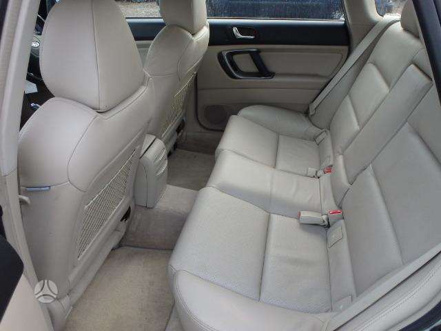 Subaru Legacy по частям. Variklis 3 0 h6