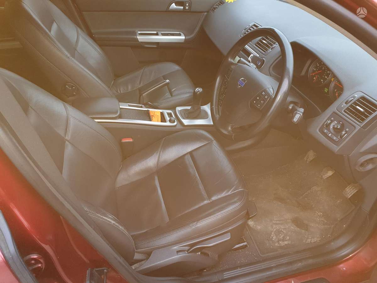 Volvo V50