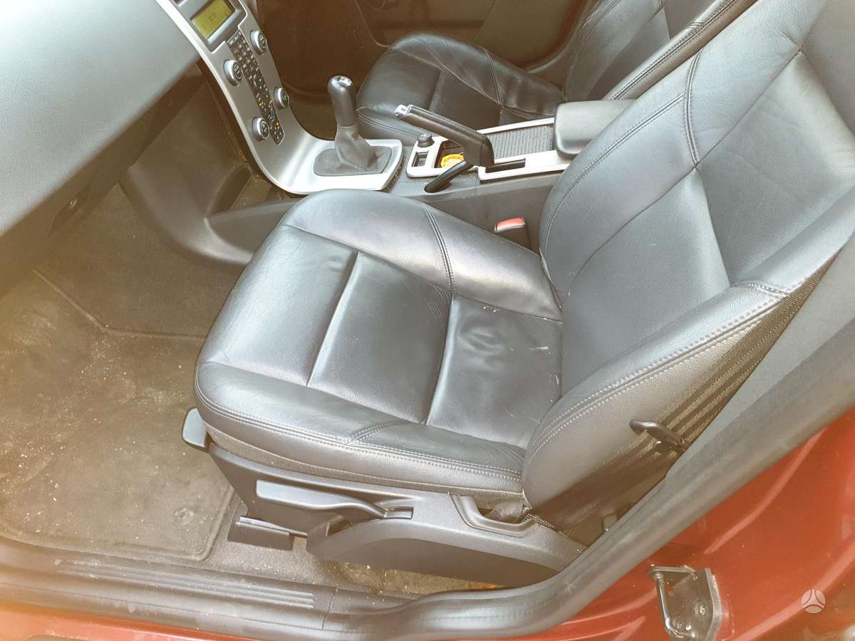 Volvo V50