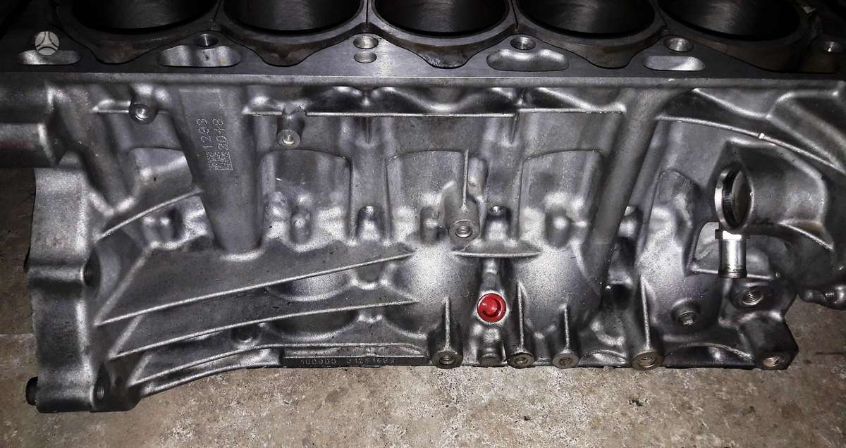 Volvo S80, D5244T15, детали двигателя