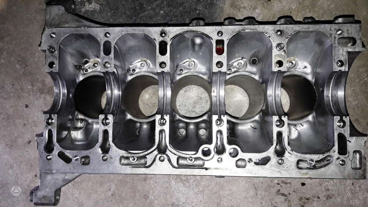 Volvo S60, D5244T15, variklio detalės