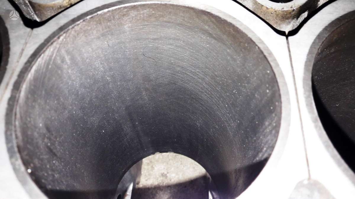 Volvo S60, D5244T15, variklio detalės