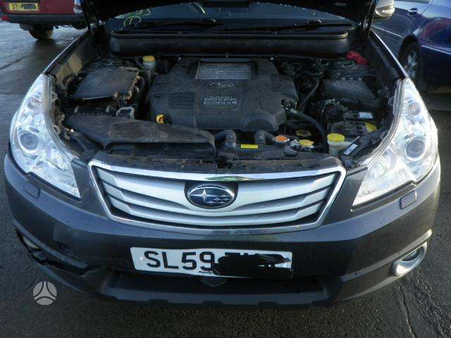 Subaru Outback Boxer diesel odinis salonas