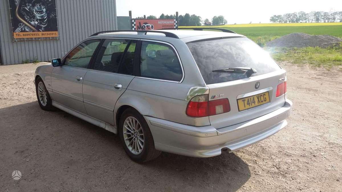 BMW 530 dalimis. Anglas dalimis