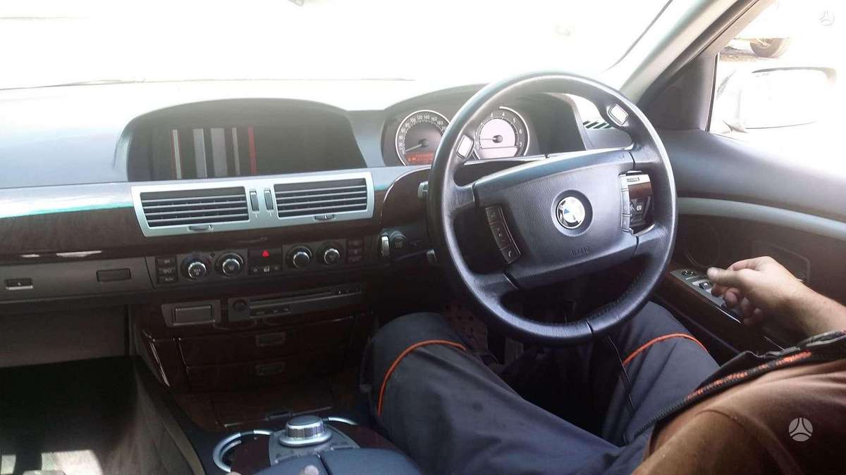 BMW 740 for parts. Anglas dalimis