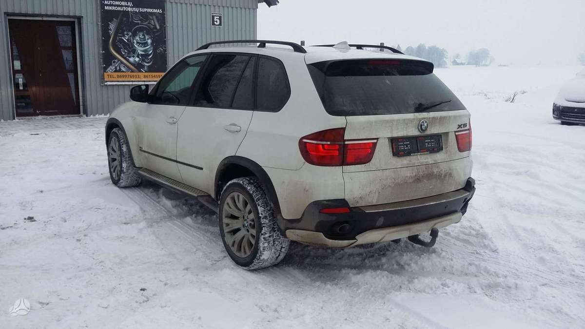 BMW X5 dalimis