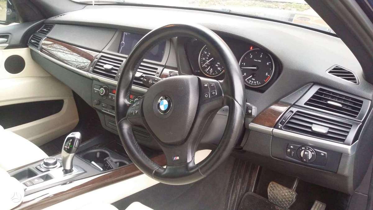 BMW X5 for parts. Anglas dalimis