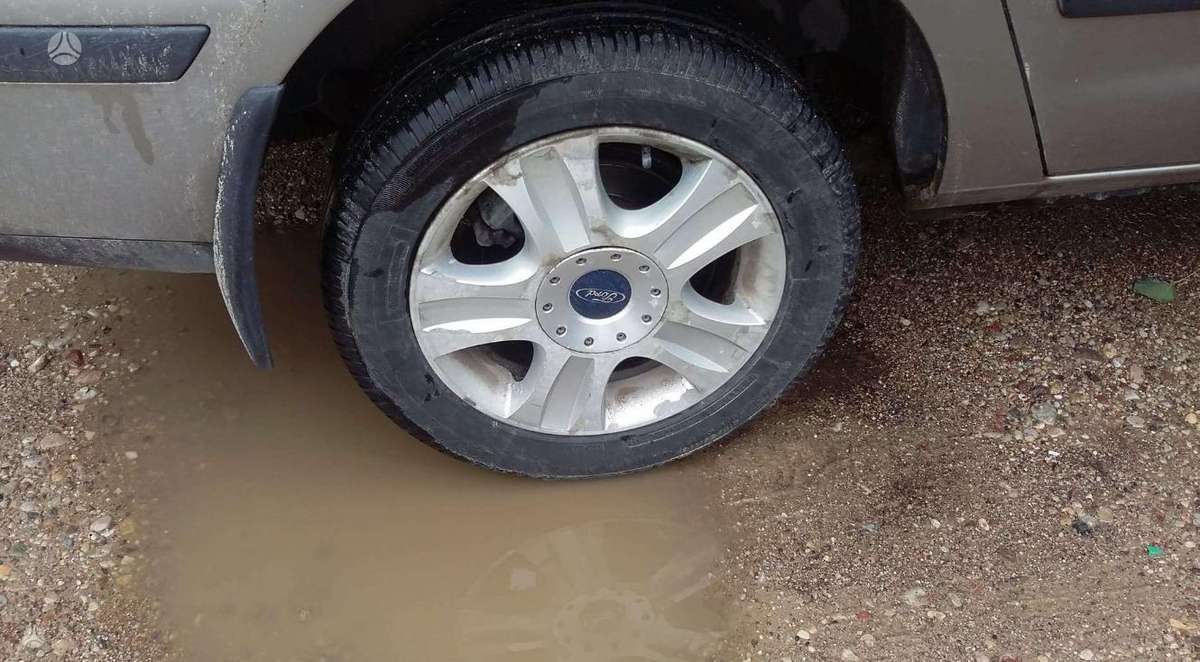 Ford Galaxy dalimis. Anglas dalimis