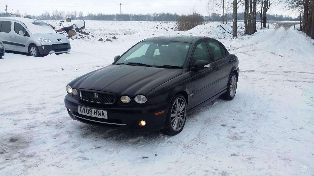 Jaguar X-Type dalimis. Anglas dalimis